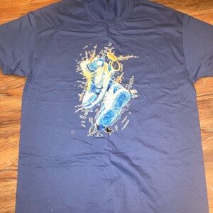 & Other Stories Navy Blue Men's Tee with Graphic